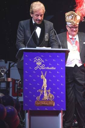 Thomas Gottschalk Presenter Laudator Guenther Grauer Narrhalla President Munich 08 02 2025 German Theater Grand Narrhalla Ball SoirÃ e with presentation of the Karl Valentin Order to Guenther Jauch, presenter, journalist producer Munich