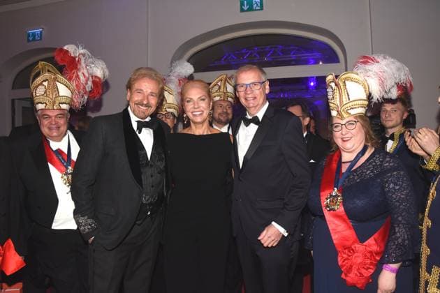 Thomas Karina Gottschalk Presenter Laudator Guenther Jauch Presenter Karl Valentin Order Award Winner Narrhalla Praesidium Munich 08 02 2025 German Theater Grosser Narrhalla Ball SoirÃ e with presentation of the Karl Valentin Order to Guenther Jauch, presenter, journalist producer Munich