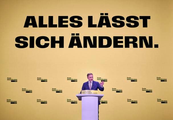 Bilder des Jahres 2025, News 02 Februar News Themen der Woche KW06 FDP-Sonderparteitag - Christian Lindner EUR, DEU,Deutschland,Potsdam, 09.02.2025: Motto der FDP im Bundestagswahlkampf ALLES LÄSST SICH ÄNDERN . Auf dem Bundesparteitag in Babelsberg beschließt die FDP eine Wirtschafts- und Migrationswende. Mit einem Richtungswechsel für Deutschland zieht die FDP in den Bundestagswahlkampf 2025. *** FDP special party conference Christian Lindner EUR, DEU,Germany,Potsdam, 09 02 2025 FDP motto for the federal election campaign ALLES LÄSST SICH ÄNDERN At the federal party conference in Babelsberg, the FDP decides on an economic and migration turnaround The FDP enters the 2025 federal election campaign with a change of direction for Germany