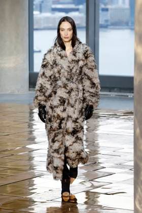 Ulla Johnson Ready to wear fall winter 2025 26 NEW YORK February 2025 Ulla Johnson Ready to wear fall winter 2025 26 NEW YORK February 2025, Credit:Zeppelin Avalon  Copyright: xZeppelinx xAvalonx 0961811656