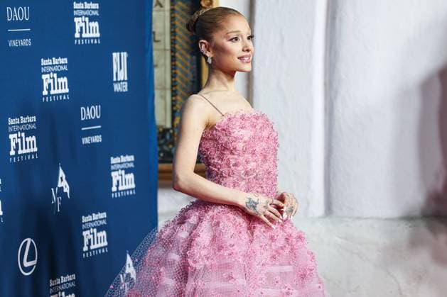 Entertainment Themen der Woche KW07 Entertainment Bilder des Tages 40th Annual Santa Barbara International Film Festival - Virtuosos Award SANTA BARBARA, CALIFORNIA, USA - FEBRUARY 09: Ariana Grande Butera wearing a Giorgio Armani Prive gown and Swarovski jewelry arrives at the 40th Annual Santa Barbara International Film Festival - Virtuosos Award - Honoring Ariana Grande, Clarence Maclin, Fernanda Torres, John Magaro, Mikey Madison, Monica Barbaro, Sebastian Stan, and Selena Gomez held at The Arlington Theatre on February 9, 2025 in Santa Barbara, California, United States., Credit:Xavier Collin Avalon United States, California, Santa Barbara, The Arlington Theatre  Copyright: xXavierxCollinx xAvalonx 0961822522