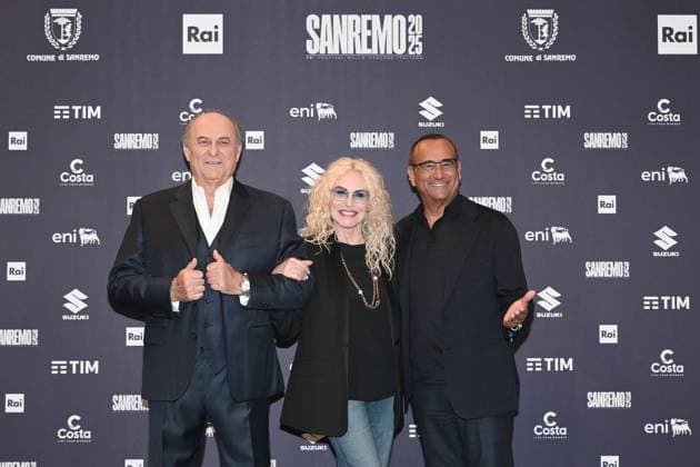 Italy prepares for 75th Sanremo Music Festival - 10 Feb 2025 Sanremo Festival host and artistic director Carlo Conti (R) and co-hosts and Italian presenters Antonella Clerici (C) and Gerry Scotti (L) pose during a photocall at the 75th Sanremo Italian Song Festival, Sanremo, Italy, 10 February 2025. The music festival runs from 11 to 15 February 2025., Credit:Maria Laura Antonelli Avalon Italy, Sanremo  Copyright: xMariaxLauraxAntonellix xAvalonx 0961842777