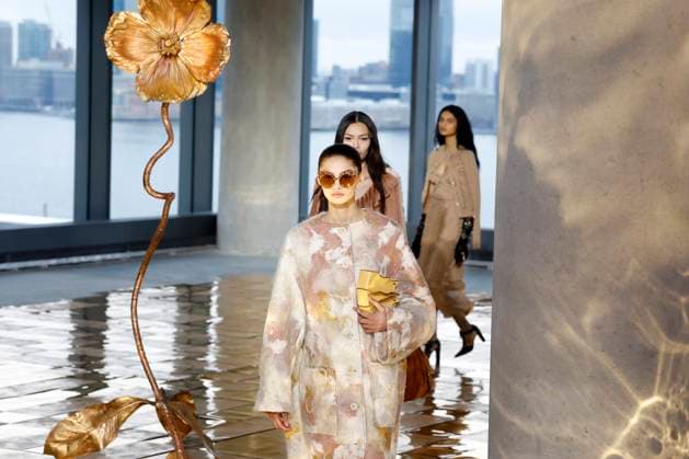 Ulla Johnson Ready to wear fall winter 2025 26 NEW YORK February 2025 Ulla Johnson Ready to wear fall winter 2025 26 NEW YORK February 2025, Credit:Zeppelin Avalon  Copyright: xZeppelinx xAvalonx 0961867465