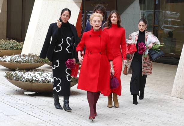 NYFW - Carolina Herrera With Her Family Designer Carolina Herrera with her daughters Carolina Adriana Herrera, Patricia Cristina Herrera and their children leave the Carolina Herrera show during the New York fashion week, NY, USA, on February 10, 2025. Photo by Dylan Travis ABACAPRESS.COM New York City NY United States  Copyright: xDylanxTravis ABACAx