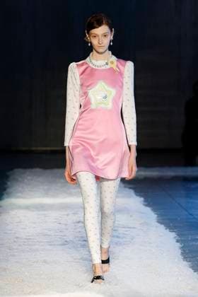 Défilé de mode Sandy Liang collection automne hiver 2025 2026 lors de la Fashion Week de New York Model on the runway at the Sandy Liang Fall RTW 2025 fashion show as part of New York Fashion Week on February 09, 2025 in New York, New York New York Etats Unis  Copyright: xAgencex xBestimagexAgencex xBestimagex
