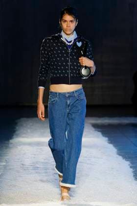 Défilé de mode Sandy Liang collection automne hiver 2025 2026 lors de la Fashion Week de New York Model on the runway at the Sandy Liang Fall RTW 2025 fashion show as part of New York Fashion Week on February 09, 2025 in New York, New York New York Etats Unis  Copyright: xAgencex xBestimagexAgencex xBestimagex