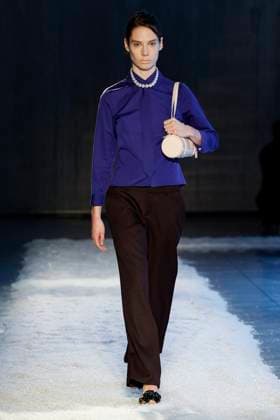 Défilé de mode Sandy Liang collection automne hiver 2025 2026 lors de la Fashion Week de New York Model on the runway at the Sandy Liang Fall RTW 2025 fashion show as part of New York Fashion Week on February 09, 2025 in New York, New York New York Etats Unis  Copyright: xAgencex xBestimagexAgencex xBestimagex