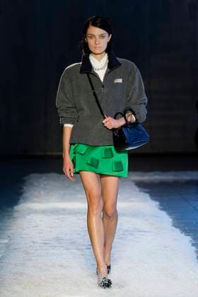 Défilé de mode Sandy Liang collection automne hiver 2025 2026 lors de la Fashion Week de New York Model on the runway at the Sandy Liang Fall RTW 2025 fashion show as part of New York Fashion Week on February 09, 2025 in New York, New York New York Etats Unis  Copyright: xAgencex xBestimagexAgencex xBestimagex