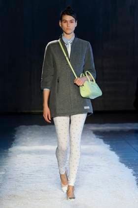 Défilé de mode Sandy Liang collection automne hiver 2025 2026 lors de la Fashion Week de New York Model on the runway at the Sandy Liang Fall RTW 2025 fashion show as part of New York Fashion Week on February 09, 2025 in New York, New York New York Etats Unis  Copyright: xAgencex xBestimagexAgencex xBestimagex