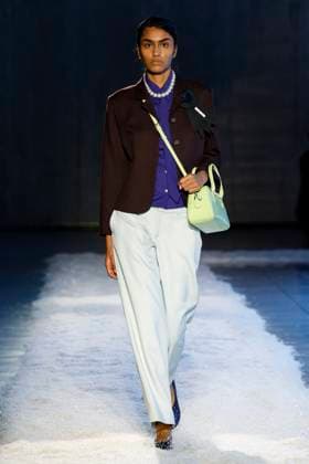 Défilé de mode Sandy Liang collection automne hiver 2025 2026 lors de la Fashion Week de New York Model on the runway at the Sandy Liang Fall RTW 2025 fashion show as part of New York Fashion Week on February 09, 2025 in New York, New York New York Etats Unis  Copyright: xAgencex xBestimagexAgencex xBestimagex