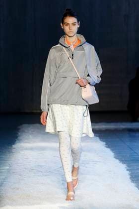 Défilé de mode Sandy Liang collection automne hiver 2025 2026 lors de la Fashion Week de New York Model on the runway at the Sandy Liang Fall RTW 2025 fashion show as part of New York Fashion Week on February 09, 2025 in New York, New York New York Etats Unis  Copyright: xAgencex xBestimagexAgencex xBestimagex
