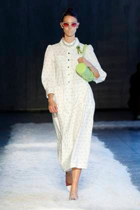 Défilé de mode Sandy Liang collection automne hiver 2025 2026 lors de la Fashion Week de New York Model on the runway at the Sandy Liang Fall RTW 2025 fashion show as part of New York Fashion Week on February 09, 2025 in New York, New York New York Etats Unis  Copyright: xAgencex xBestimagexAgencex xBestimagex