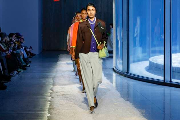 Défilé de mode Sandy Liang collection automne hiver 2025 2026 lors de la Fashion Week de New York Model on the runway at the Sandy Liang Fall RTW 2025 fashion show as part of New York Fashion Week on February 09, 2025 in New York, New York New York Etats Unis  Copyright: xAgencex xBestimagexAgencex xBestimagex