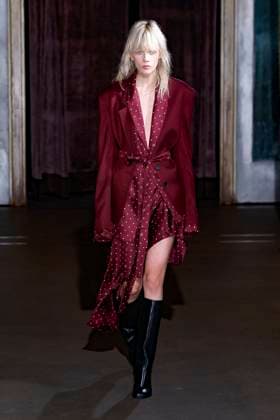 Défilé de mode Monse collection automne hiver 2025 2026 lors de la Fashion Week de New York Model on the runway at the MOnse Fall RTW 2025 fashion show as part of New York Fashion Week on February 09, 2025 in New York, New York New York Etats Unis  Copyright: xAgencex xBestimagexAgencex xBestimagex