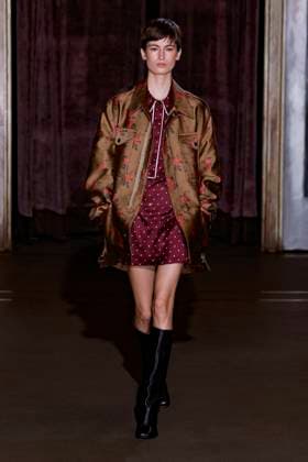 Défilé de mode Monse collection automne hiver 2025 2026 lors de la Fashion Week de New York Model on the runway at the MOnse Fall RTW 2025 fashion show as part of New York Fashion Week on February 09, 2025 in New York, New York New York Etats Unis  Copyright: xAgencex xBestimagexAgencex xBestimagex