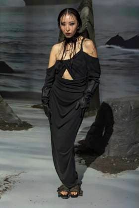 Défilé de mode Elena Velez collection automne hiver 2025 2026 lors de la Fashion Week de New York Model on the runway at the Elena Velez Fall RTW 2025 fashion show as part of New York Fashion Week on February 09, 2025 in New York, New York New York Etats Unis  Copyright: xAgencex xBestimagexAgencex xBestimagex