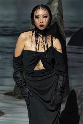 Défilé de mode Elena Velez collection automne hiver 2025 2026 lors de la Fashion Week de New York Model on the runway at the Elena Velez Fall RTW 2025 fashion show as part of New York Fashion Week on February 09, 2025 in New York, New York New York Etats Unis  Copyright: xAgencex xBestimagexAgencex xBestimagex