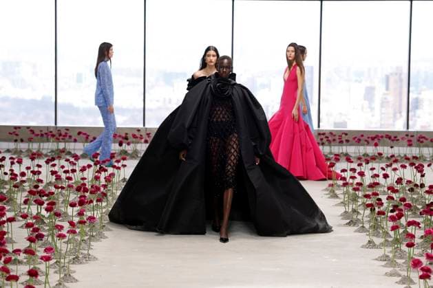 Carolina Herrera Ready to Wear Fall Winter 2025 26 - New York, February 2025 Carolina Herrera Ready to Wear Fall Winter 2025 26 - New York, February 2025, Credit:Zeppelin Avalon  Copyright: xZeppelinx xAvalonx 0961930422