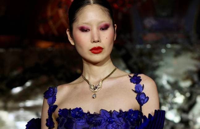 Nyfw: nardos fall 2025 collection. (new) nyfw: nardos fall 2025 collection. February 10, 2025, new york, usa: presentation of nardos fall 2025 collection during new york fashion week at plaza hotel in manhattan, new york. The collection is inspired by the craftsmanship of jewelry making and the raw beauty of natural stones. Mandatory credit: niyi fote thenews2 (Foto: Niyi Fote Thenews2 imago images) Nyfw: nardos fall 2025 collection.  Copyright: xNiyixFotex