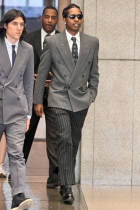 Bilder des Jahres 2025, Entertainment 02 Februar Entertainment Themen der Woche KW07 Entertainment Bilder des Tages A$AP Rocky is seen departing the Los Angeles Superior Court Featuring: A$AP Rocky, ASAP Rocky Where: Los Angeles, California, United States When: 10 Feb 2025 Credit: BauerGriffin INSTARimages EDITORIAL USE ONLY. NOT FOR USE BY NEWSPAPERS BASED IN THE UK. Copyright: xDUTCHx instar54503348
