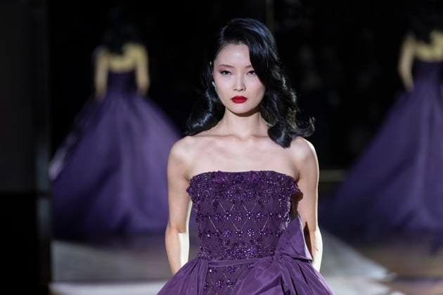 February 10, 2025, New York, New York, USA: A model walks runway for Pamella Roland runway show during New York Fashion Week Fall Winter 2025 at Rainbow Room at Rockefeller Center in New York on February 10, 2025 New York USA - ZUMAr339 20250210_znp_r339_030 Copyright: xLevxRadinx