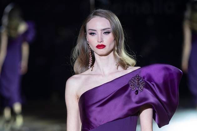 February 10, 2025, New York, New York, USA: A model walks runway for Pamella Roland runway show during New York Fashion Week Fall Winter 2025 at Rainbow Room at Rockefeller Center in New York on February 10, 2025 New York USA - ZUMAr339 20250210_znp_r339_033 Copyright: xLevxRadinx