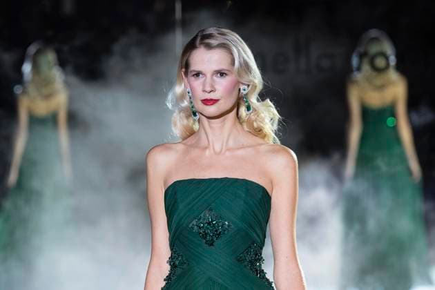 February 10, 2025, New York, New York, USA: A model walks runway for Pamella Roland runway show during New York Fashion Week Fall Winter 2025 at Rainbow Room at Rockefeller Center in New York on February 10, 2025 New York USA - ZUMAr339 20250210_znp_r339_055 Copyright: xLevxRadinx
