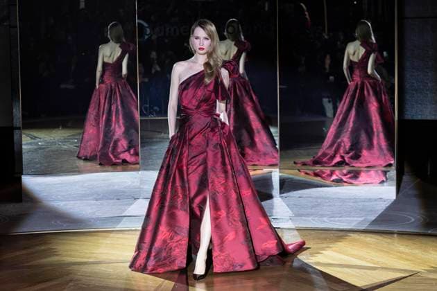 February 10, 2025, New York, New York, USA: A model walks runway for Pamella Roland runway show during New York Fashion Week Fall Winter 2025 at Rainbow Room at Rockefeller Center in New York on February 10, 2025 New York USA - ZUMAr339 20250210_znp_r339_118 Copyright: xLevxRadinx