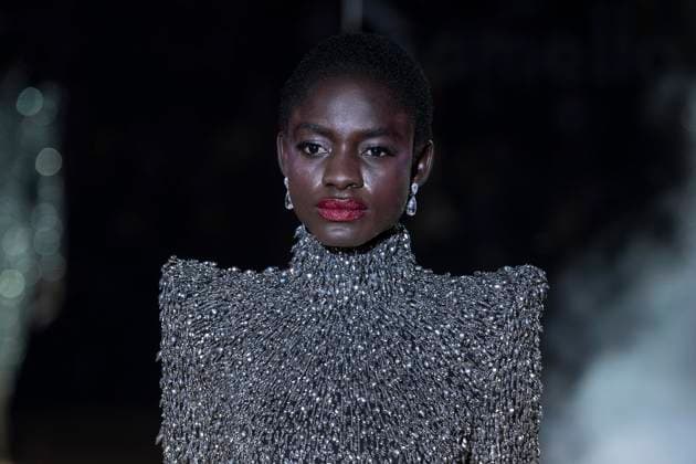 February 10, 2025, New York, New York, USA: A model walks runway for Pamella Roland runway show during New York Fashion Week Fall Winter 2025 at Rainbow Room at Rockefeller Center in New York on February 10, 2025 New York USA - ZUMAr339 20250210_znp_r339_125 Copyright: xLevxRadinx