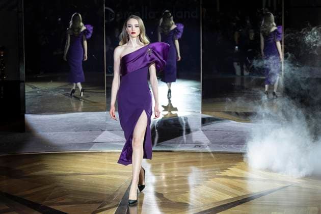 February 10, 2025, New York, New York, USA: A model walks runway for Pamella Roland runway show during New York Fashion Week Fall Winter 2025 at Rainbow Room at Rockefeller Center in New York on February 10, 2025 New York USA - ZUMAr339 20250210_znp_r339_032 Copyright: xLevxRadinx