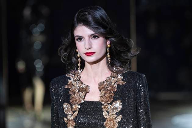 February 10, 2025, New York, New York, USA: A model walks runway for Pamella Roland runway show during New York Fashion Week Fall Winter 2025 at Rainbow Room at Rockefeller Center in New York on February 10, 2025 New York USA - ZUMAr339 20250210_znp_r339_063 Copyright: xLevxRadinx