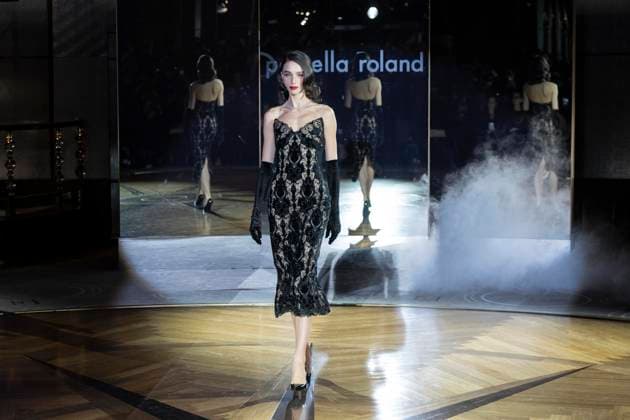February 10, 2025, New York, New York, USA: A model walks runway for Pamella Roland runway show during New York Fashion Week Fall Winter 2025 at Rainbow Room at Rockefeller Center in New York on February 10, 2025 New York USA - ZUMAr339 20250210_znp_r339_017 Copyright: xLevxRadinx