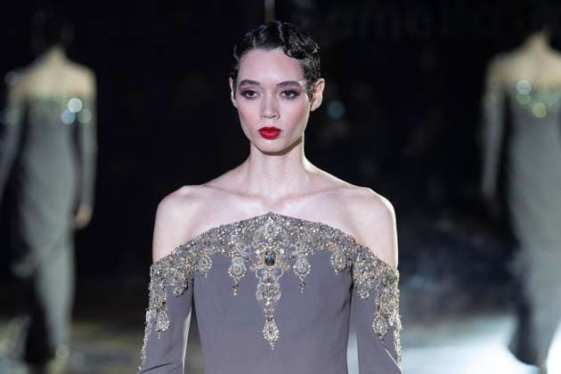 February 10, 2025, New York, New York, USA: A model walks runway for Pamella Roland runway show during New York Fashion Week Fall Winter 2025 at Rainbow Room at Rockefeller Center in New York on February 10, 2025 New York USA - ZUMAr339 20250210_znp_r339_046 Copyright: xLevxRadinx