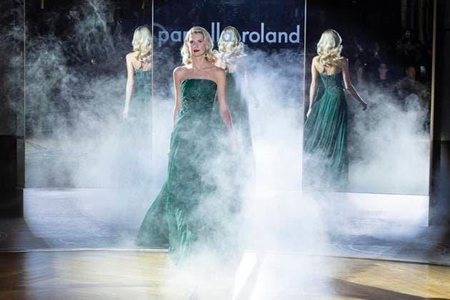 February 10, 2025, New York, New York, USA: A model walks runway for Pamella Roland runway show during New York Fashion Week Fall Winter 2025 at Rainbow Room at Rockefeller Center in New York on February 10, 2025 New York USA - ZUMAr339 20250210_znp_r339_053 Copyright: xLevxRadinx