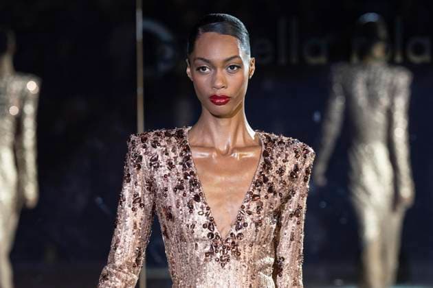February 10, 2025, New York, New York, USA: A model walks runway for Pamella Roland runway show during New York Fashion Week Fall Winter 2025 at Rainbow Room at Rockefeller Center in New York on February 10, 2025 New York USA - ZUMAr339 20250210_znp_r339_058 Copyright: xLevxRadinx
