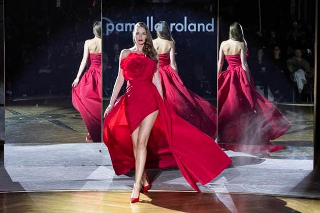 February 10, 2025, New York, New York, USA: A model walks runway for Pamella Roland runway show during New York Fashion Week Fall Winter 2025 at Rainbow Room at Rockefeller Center in New York on February 10, 2025 New York USA - ZUMAr339 20250210_znp_r339_114 Copyright: xLevxRadinx