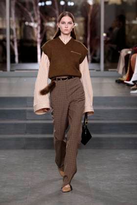 Tory Burch Ready to Wear Fall Winter 2025 26 - New York, February 2025 Tory Burch Ready to Wear Fall Winter 2025 26 - New York, February 2025, Credit:Zeppelin Avalon  Copyright: xZeppelinx xAvalonx 0962190140