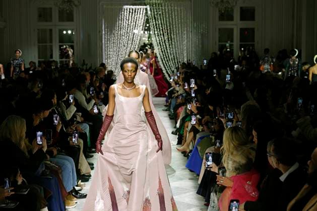 Bibhu Mohapatra Ready to wear fall winter 2025 26 NEW YORK February 2025 Bibhu Mohapatra Ready to wear fall winter 2025 26 NEW YORK February 2025, Credit:Zeppelin Avalon  Copyright: xZeppelinx xAvalonx 0962230469