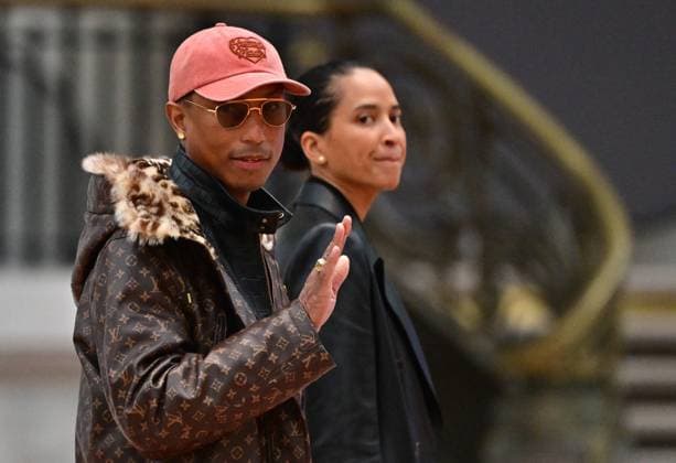 Entertainment Themen der Woche KW07 Entertainment Bilder des Tages Arrivals for the second day of the summit for action on artificial intelligence AI at the Grand Palais in Paris Pharrell Williams, American singer songwriter, music producer and fashion designer arrives for the second day of the summit for action on artificial intelligence AI at the Grand Palais in Paris, France, on February 11, 2025 Christian Liewig Bestimage US singer songwriter, music producer and fashion designer Pharrell Williams Summit for action on artificial intelligence AI Second day at the Grand Palais in Paris, France, on 11 February 2025 Paris France  Copyright: xChristianxLiewigx xBestimagexChristianxLiewigx xBestimagex