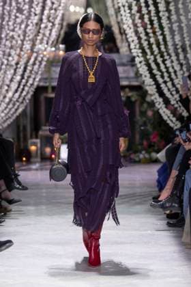 Bibhu Mohapatra fashion show fall winter collection 2025 2026 during New York Fashion Week A model walks the runway at the Bibhu Mohapatra fashion show during New York Fashion Week at the The Pierre Hotel on February 10, 2025 in New York City New York Etats Unis  Copyright: xAgencex xBestimagexAgencex xBestimagex