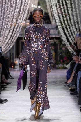 Bibhu Mohapatra fashion show fall winter collection 2025 2026 during New York Fashion Week A model walks the runway at the Bibhu Mohapatra fashion show during New York Fashion Week at the The Pierre Hotel on February 10, 2025 in New York City New York Etats Unis  Copyright: xAgencex xBestimagexAgencex xBestimagex