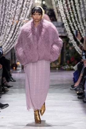 Bibhu Mohapatra fashion show fall winter collection 2025 2026 during New York Fashion Week A model walks the runway at the Bibhu Mohapatra fashion show during New York Fashion Week at the The Pierre Hotel on February 10, 2025 in New York City New York Etats Unis  Copyright: xAgencex xBestimagexAgencex xBestimagex