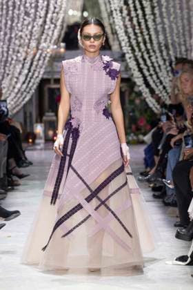 Bibhu Mohapatra fashion show fall winter collection 2025 2026 during New York Fashion Week A model walks the runway at the Bibhu Mohapatra fashion show during New York Fashion Week at the The Pierre Hotel on February 10, 2025 in New York City New York Etats Unis  Copyright: xAgencex xBestimagexAgencex xBestimagex