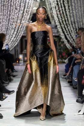 Bibhu Mohapatra fashion show fall winter collection 2025 2026 during New York Fashion Week A model walks the runway at the Bibhu Mohapatra fashion show during New York Fashion Week at the The Pierre Hotel on February 10, 2025 in New York City New York Etats Unis  Copyright: xAgencex xBestimagexAgencex xBestimagex