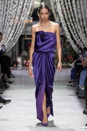 Bibhu Mohapatra fashion show fall winter collection 2025 2026 during New York Fashion Week A model walks the runway at the Bibhu Mohapatra fashion show during New York Fashion Week at the The Pierre Hotel on February 10, 2025 in New York City New York Etats Unis  Copyright: xAgencex xBestimagexAgencex xBestimagex