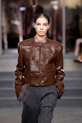 Tory Burch Ready-to-wear Fall Winter 2025 26, New York, February 2025 Tory Burch Ready-to-wear Fall Winter 2025 26 runway at New York fashion week, 10 February 2025., Credit:x Avalon New York, USA  Copyright: xxx xAvalonx PHT_fashion_NYFW_Tory_Burch_details_962322899