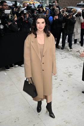 Celebrity guests arrive at the Michael Kors show during New York Fashion Week Featuring: Julianna Margulies Where: New York City, New York, United States When: 11 Feb 2025 Credit: Elder Ordonez INSTARimages EDITORIAL USE ONLY. NOT FOR USE BY NEWSPAPERS BASED IN THE UK. Copyright: xx instar54505192