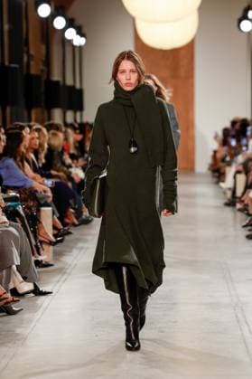 Runway during the Michael Kors Collection Fall Winter 2025 Runway Show at Terminal Warehouse on February 11, 2025 in New York City New York Etats Unis  Copyright: xAgencex xBestimagexAgencex xBestimagex