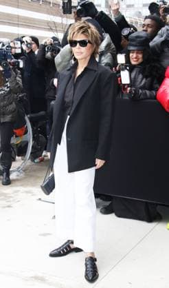 NEW YORK, NY- FEBRUARY 11: Lisa Rinna seen arriving at Michael Kors 2025 Collection fashion show during the 2025 New York Fashion Week on February 11, 2025. Copyright: xRWx