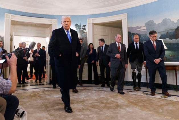 February 11, 2025, Washington, District Of Columbia, USA: US President Donald Trump is seen in the Diplomatic Reception Room in the White House, as he awaits the arrival of recently released Russian prisoner Mark Fogel in Washington DC on Tuesday, February 11, 2025 Washington USA - ZUMAs152 20250211_faa_s152_170 Copyright: xAaronxSchwartzx